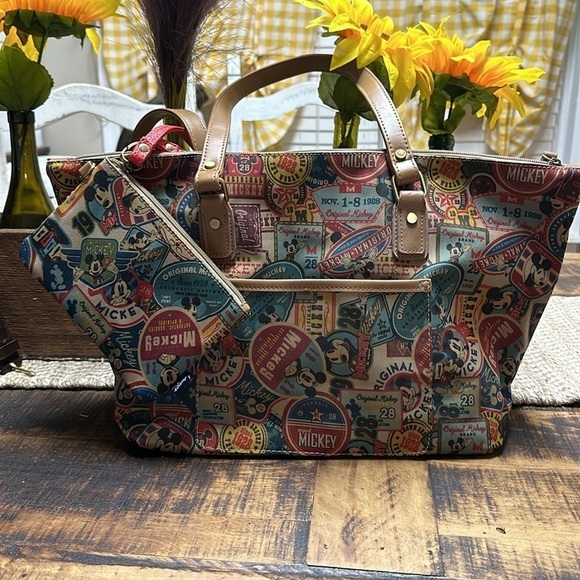 Disney Mickey Mouse tote bag with matching wristlet  nwt lots of room patch work - Picture 6 of 11